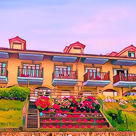 Casa De Las Flores - Apartamento Con Jardin Privado Frente A La Playa De 코밀라스 외부 사진