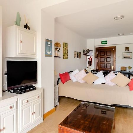 Casa De Las Flores - Apartamento Con Jardin Privado Frente A La Playa De 코밀라스 외부 사진