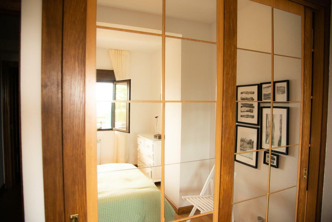 Casa De Las Flores - Apartamento Con Jardin Privado Frente A La Playa De 코밀라스 외부 사진